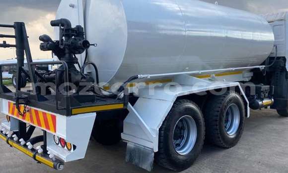 Comprar Usado Isuzu FTR 850 Branco Caminhão em Maputo em Maputo Comprar Usado Isuzu FTR 850 Branco Caminhão em Maputo em Maputo