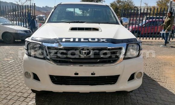 Comprar Usado Toyota Hilux Branco Carro em Maputo em Maputo Comprar Usado Toyota Hilux Branco Carro em Maputo em Maputo