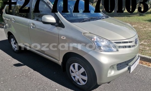 Comprar Usado Toyota Avanza Bege Carro em Maputo em Maputo