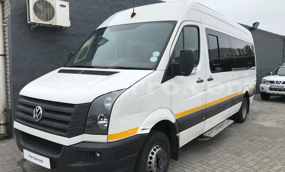 Comprar Usado Volkswagen Transporter Branco Carro em Maputo em Maputo