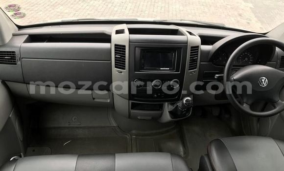 Nunua Ilio tumika Volkswagen Transporter Nyeupe Gari ndani ya Maputo nchini Maputo Nunua Ilio tumika Volkswagen Transporter Nyeupe Gari ndani ya Maputo nchini Maputo