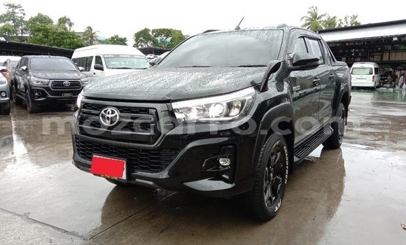 Comprar Usado Toyota Hiluxe Revo Preto Carro em Maputo em Maputo