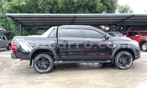 Comprar Usado Toyota Hiluxe Revo Preto Carro em Maputo em Maputo Comprar Usado Toyota Hiluxe Revo Preto Carro em Maputo em Maputo