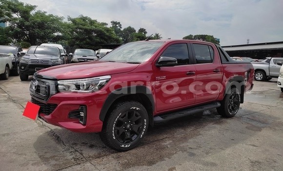 Buy Used Toyota Hiluxe Revo Red Car in Maputo in Maputo