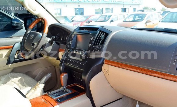 Comprar Importar Toyota Land Cruiser De outros Carro em Import - Dubai em Cabo Delgado Comprar Importar Toyota Land Cruiser De outros Carro em Import - Dubai em Cabo Delgado