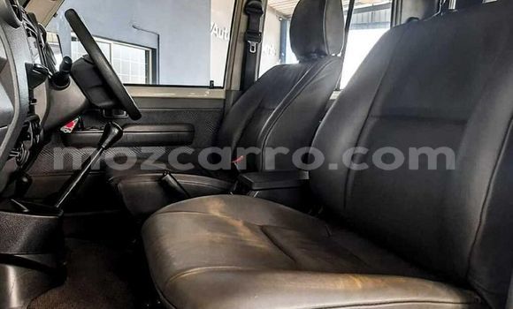 Comprar Usado Toyota Land Cruiser Castanho Carro em Maputo em Maputo Comprar Usado Toyota Land Cruiser Castanho Carro em Maputo em Maputo