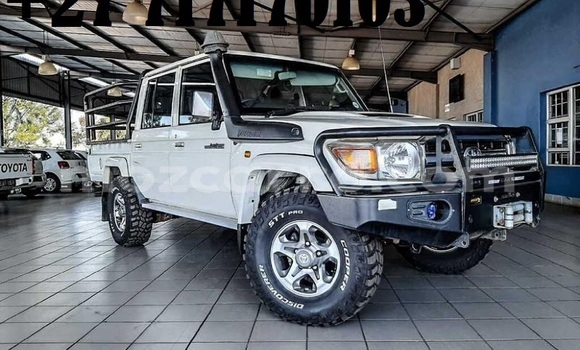 Comprar Usado Toyota Land Cruiser Castanho Carro em Maputo em Maputo Comprar Usado Toyota Land Cruiser Castanho Carro em Maputo em Maputo