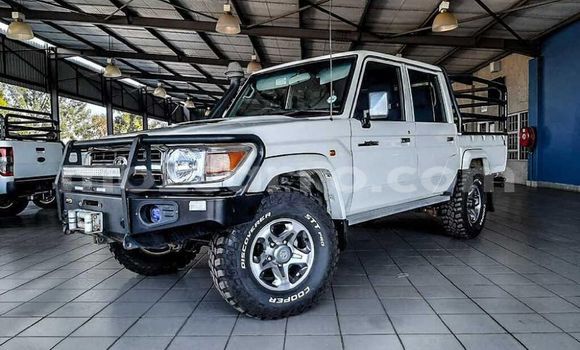 Comprar Usado Toyota Land Cruiser Castanho Carro em Maputo em Maputo Comprar Usado Toyota Land Cruiser Castanho Carro em Maputo em Maputo