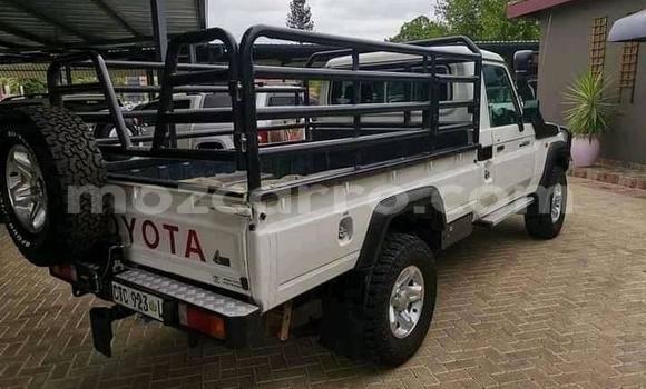 Comprar Usado Toyota Land Cruiser Branco Carro em Maputo em Maputo Comprar Usado Toyota Land Cruiser Branco Carro em Maputo em Maputo