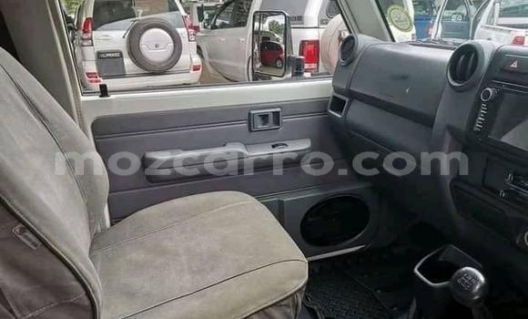 Comprar Usado Toyota Land Cruiser Branco Carro em Maputo em Maputo Comprar Usado Toyota Land Cruiser Branco Carro em Maputo em Maputo