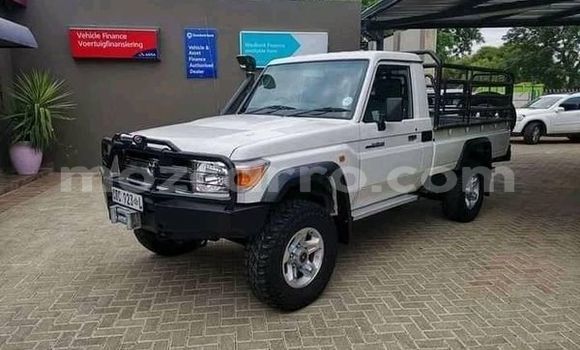 Comprar Usado Toyota Land Cruiser Branco Carro em Maputo em Maputo Comprar Usado Toyota Land Cruiser Branco Carro em Maputo em Maputo