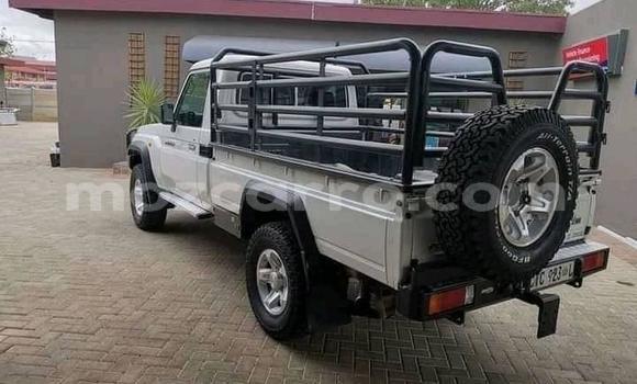 Comprar Usado Toyota Land Cruiser Branco Carro em Maputo em Maputo Comprar Usado Toyota Land Cruiser Branco Carro em Maputo em Maputo