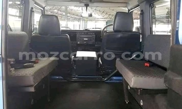 Comprar Usado Land Rover Defender Azul Carro em Maputo em Maputo Comprar Usado Land Rover Defender Azul Carro em Maputo em Maputo