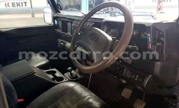 Comprar Usado Land Rover Defender Azul Carro em Maputo em Maputo Comprar Usado Land Rover Defender Azul Carro em Maputo em Maputo