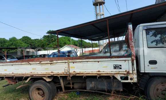 Nunua Ilio tumika Isuzu Bighorn Nyeupe Gari ndani ya Maputo nchini Maputo