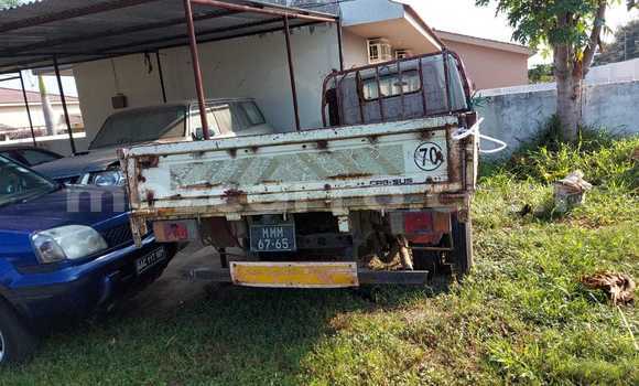 Comprar Usado Isuzu Bighorn Branco Carro em Maputo em Maputo Comprar Usado Isuzu Bighorn Branco Carro em Maputo em Maputo