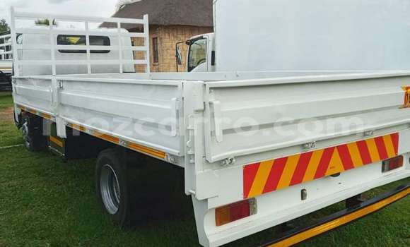 Comprar Usado Hino 300 Series Branco Caminhão em Maputo em Maputo Comprar Usado Hino 300 Series Branco Caminhão em Maputo em Maputo