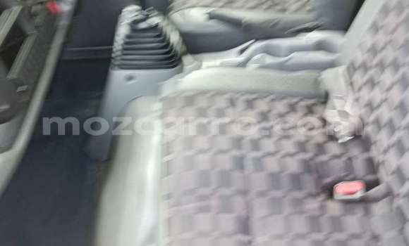 Comprar Usado Hino 300 Series Branco Caminhão em Maputo em Maputo Comprar Usado Hino 300 Series Branco Caminhão em Maputo em Maputo