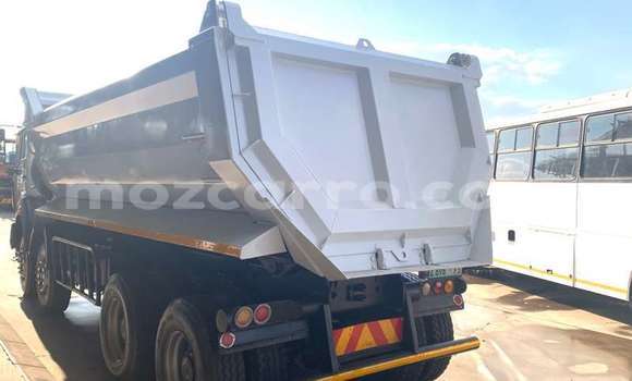 Comprar Usado DAF CF Branco Caminhão em Maputo em Maputo Comprar Usado DAF CF Branco Caminhão em Maputo em Maputo