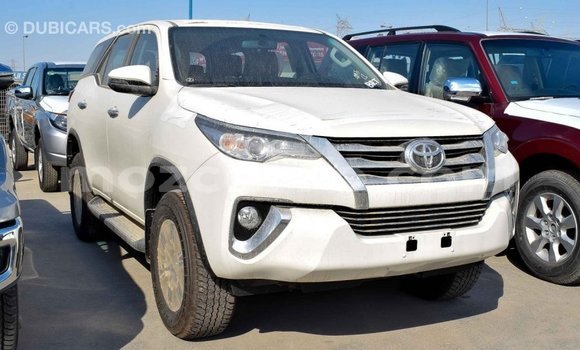 Comprar Importar Toyota Fortuner Branco Carro em Import - Dubai em Cabo Delgado Comprar Importar Toyota Fortuner Branco Carro em Import - Dubai em Cabo Delgado