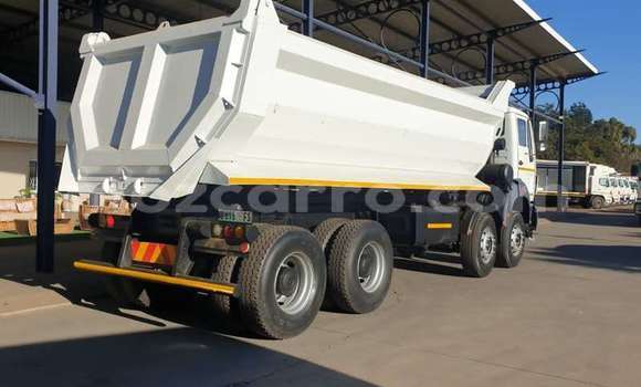 Comprar Usado DAF CF Branco Caminhão em Maputo em Maputo Comprar Usado DAF CF Branco Caminhão em Maputo em Maputo