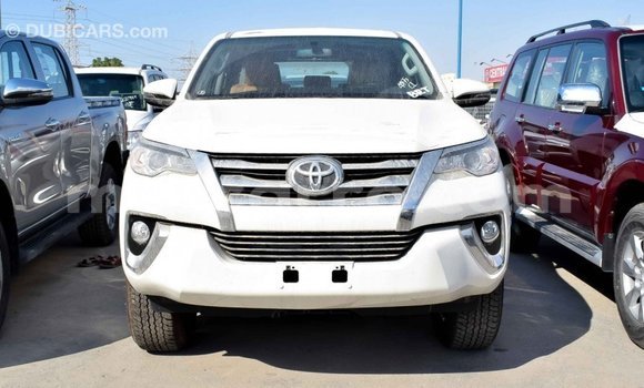 Comprar Importar Toyota Fortuner Branco Carro em Import - Dubai em Cabo Delgado Comprar Importar Toyota Fortuner Branco Carro em Import - Dubai em Cabo Delgado