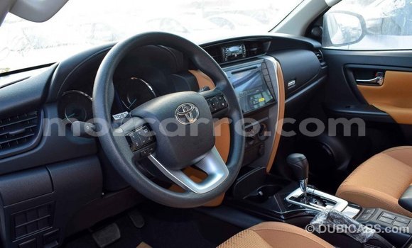 Comprar Importar Toyota Fortuner Branco Carro em Import - Dubai em Cabo Delgado Comprar Importar Toyota Fortuner Branco Carro em Import - Dubai em Cabo Delgado