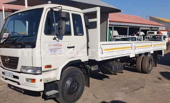 Comprar Usado Nissan UD Branco Caminhão em Maputo em Maputo Comprar Usado Nissan UD Branco Caminhão em Maputo em Maputo