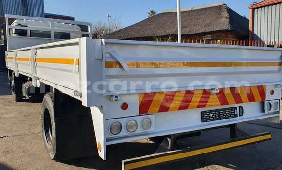 Comprar Usado Nissan UD Branco Caminhão em Maputo em Maputo Comprar Usado Nissan UD Branco Caminhão em Maputo em Maputo