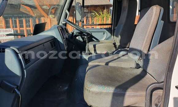 Comprar Usado Nissan UD Branco Caminhão em Maputo em Maputo Comprar Usado Nissan UD Branco Caminhão em Maputo em Maputo