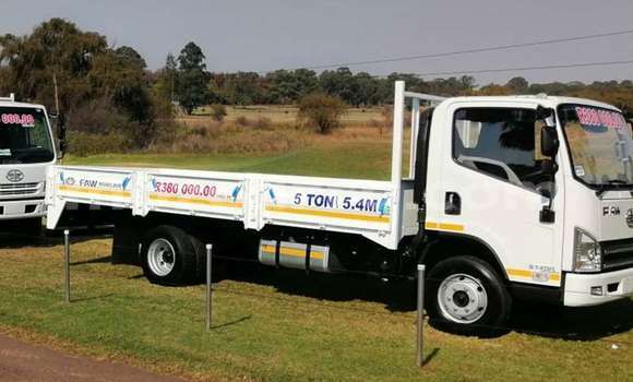 Comprar Usado Mitsubishi L400 Branco Caminhão em Maputo em Maputo Comprar Usado Mitsubishi L400 Branco Caminhão em Maputo em Maputo