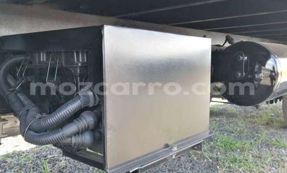 Comprar Usado Mitsubishi L400 Branco Caminhão em Maputo em Maputo Comprar Usado Mitsubishi L400 Branco Caminhão em Maputo em Maputo