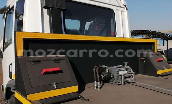 Comprar Usado Mitsubishi L400 Branco Caminhão em Maputo em Maputo Comprar Usado Mitsubishi L400 Branco Caminhão em Maputo em Maputo