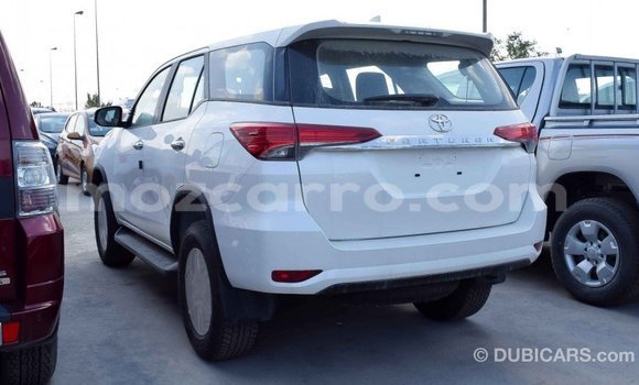 Comprar Importar Toyota Fortuner Branco Carro em Import - Dubai em Cabo Delgado Comprar Importar Toyota Fortuner Branco Carro em Import - Dubai em Cabo Delgado