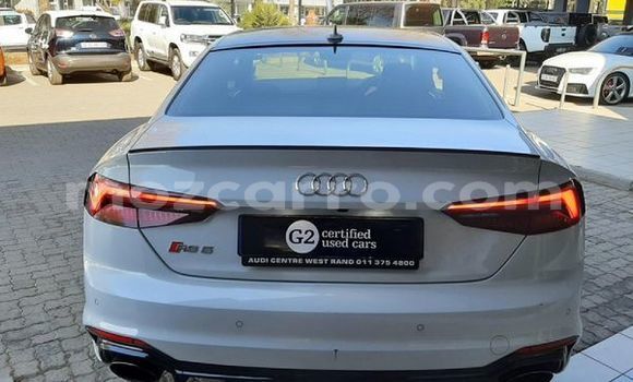 Comprar Usado Audi RS5 Branco Carro em Maputo em Maputo Comprar Usado Audi RS5 Branco Carro em Maputo em Maputo