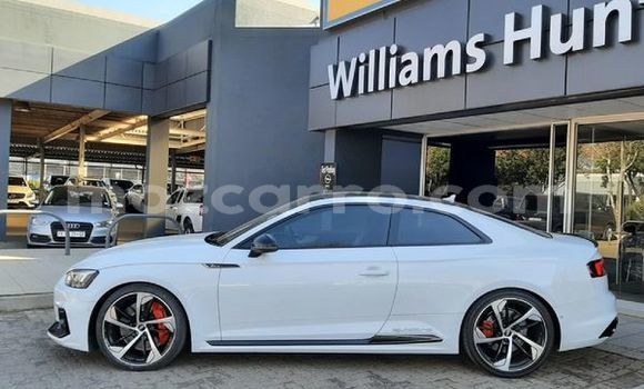 Comprar Usado Audi RS5 Branco Carro em Maputo em Maputo Comprar Usado Audi RS5 Branco Carro em Maputo em Maputo