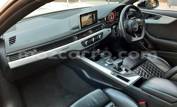 Comprar Usado Audi RS5 Branco Carro em Maputo em Maputo Comprar Usado Audi RS5 Branco Carro em Maputo em Maputo
