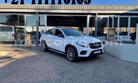 Comprar Usado Mercedes-Benz GLC 250D Branco Carro em Maputo em Maputo Comprar Usado Mercedes-Benz GLC 250D Branco Carro em Maputo em Maputo