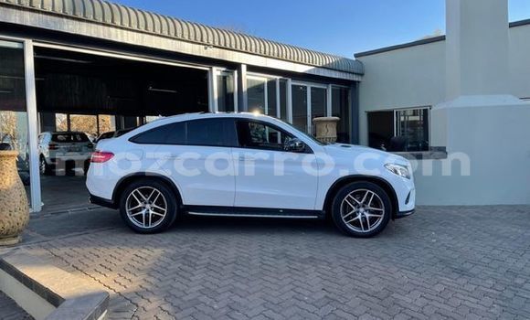 Comprar Usado Mercedes-Benz GLC 250D Branco Carro em Maputo em Maputo Comprar Usado Mercedes-Benz GLC 250D Branco Carro em Maputo em Maputo
