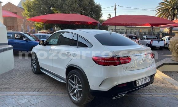 Comprar Usado Mercedes-Benz GLC 250D Branco Carro em Maputo em Maputo Comprar Usado Mercedes-Benz GLC 250D Branco Carro em Maputo em Maputo