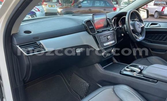 Comprar Usado Mercedes-Benz GLC 250D Branco Carro em Maputo em Maputo Comprar Usado Mercedes-Benz GLC 250D Branco Carro em Maputo em Maputo
