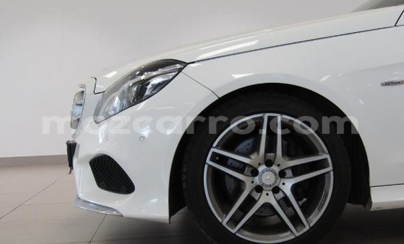Nunua Ilio tumika Mercedes‒Benz E-Class Nyeupe Gari ndani ya Maputo nchini Maputo Nunua Ilio tumika Mercedes‒Benz E-Class Nyeupe Gari ndani ya Maputo nchini Maputo