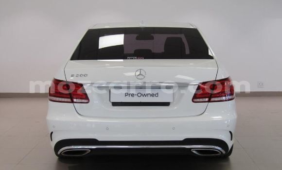 Nunua Ilio tumika Mercedes‒Benz E-Class Nyeupe Gari ndani ya Maputo nchini Maputo Nunua Ilio tumika Mercedes‒Benz E-Class Nyeupe Gari ndani ya Maputo nchini Maputo