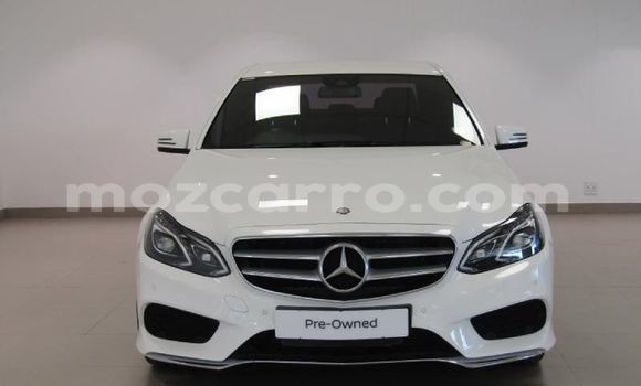Nunua Ilio tumika Mercedes‒Benz E-Class Nyeupe Gari ndani ya Maputo nchini Maputo Nunua Ilio tumika Mercedes‒Benz E-Class Nyeupe Gari ndani ya Maputo nchini Maputo
