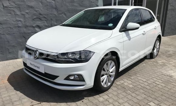 Comprar Usado Volkswagen Polo Branco Carro em Maputo em Maputo