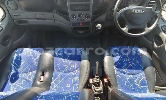 Comprar Usado IVECO Massif Branco Carro em Maputo em Maputo Comprar Usado IVECO Massif Branco Carro em Maputo em Maputo