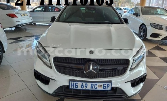 Comprar Usado Mercedes-Benz C-Classe Branco Carro em Maputo em Maputo