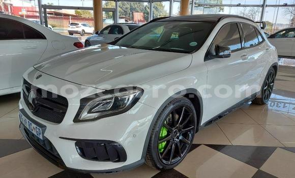 Comprar Usado Mercedes-Benz C-Classe Branco Carro em Maputo em Maputo Comprar Usado Mercedes-Benz C-Classe Branco Carro em Maputo em Maputo