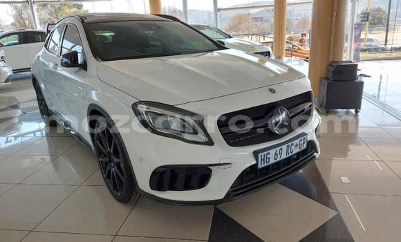 Comprar Usado Mercedes-Benz C-Classe Branco Carro em Maputo em Maputo Comprar Usado Mercedes-Benz C-Classe Branco Carro em Maputo em Maputo