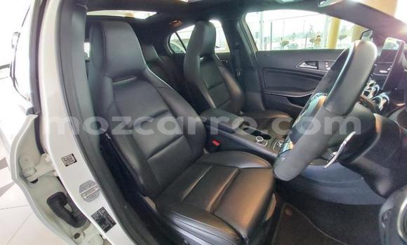Comprar Usado Mercedes-Benz C-Classe Branco Carro em Maputo em Maputo Comprar Usado Mercedes-Benz C-Classe Branco Carro em Maputo em Maputo